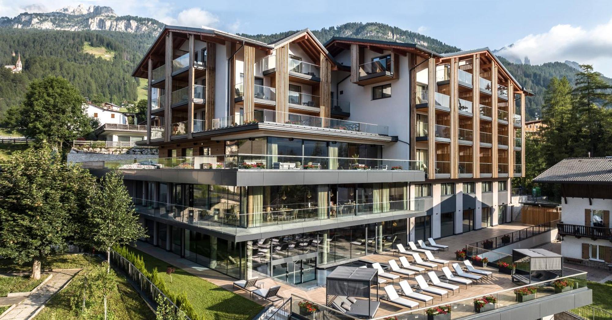 Ciampedie Luxury Alpine Spa Hotel Vigo di Fassa Exterior foto