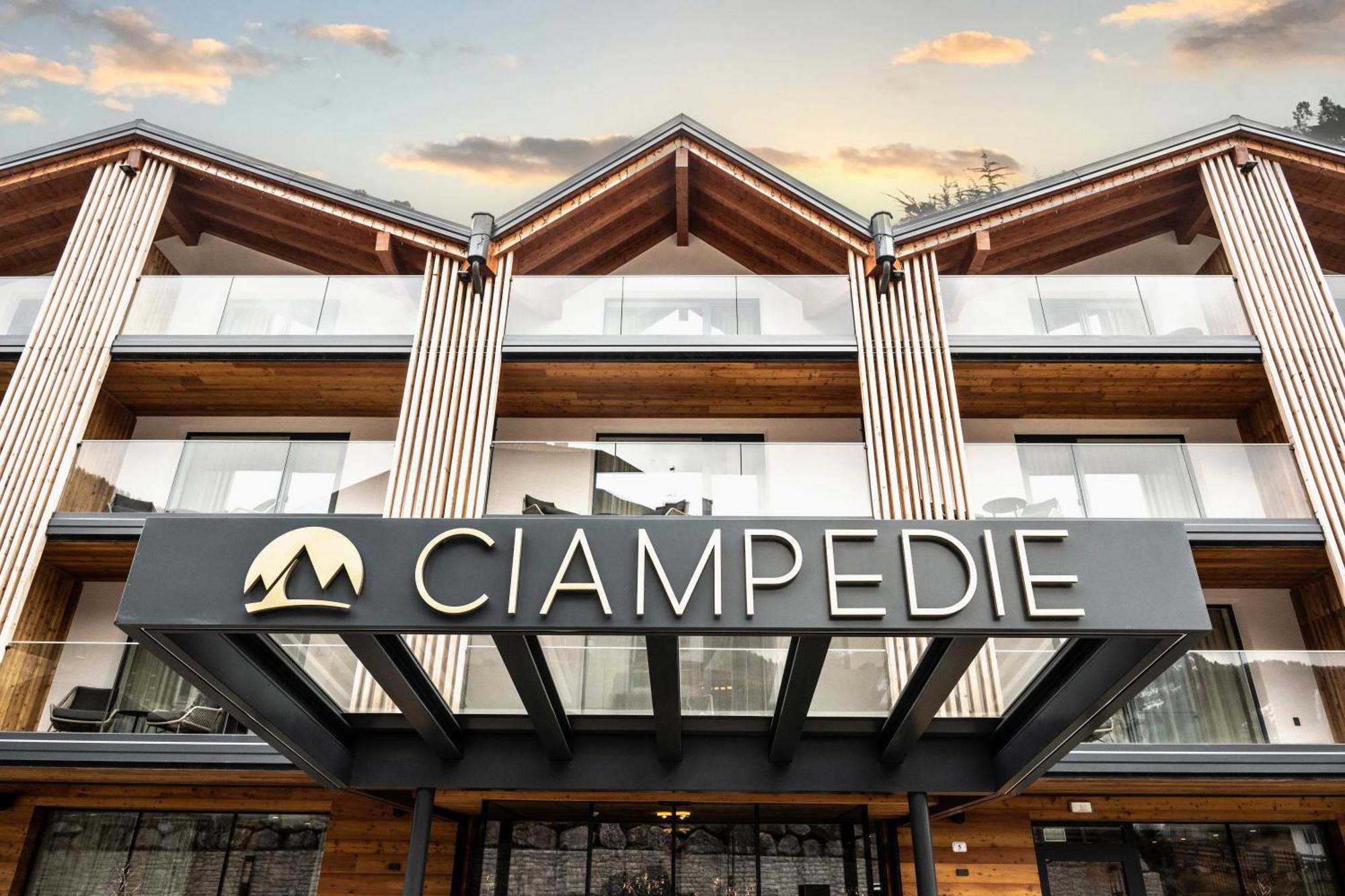 Ciampedie Luxury Alpine Spa Hotel Vigo di Fassa Exterior foto