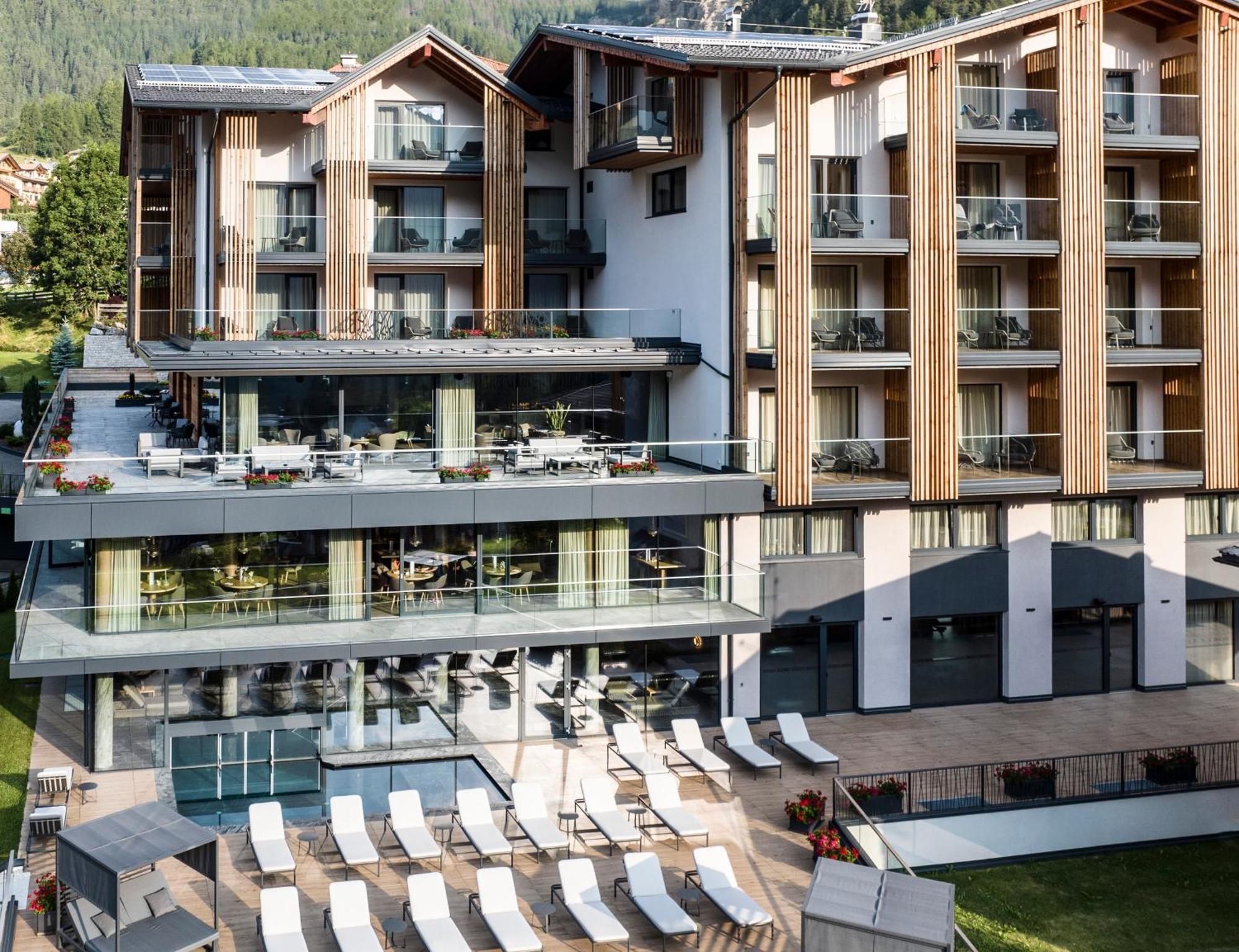 Ciampedie Luxury Alpine Spa Hotel Vigo di Fassa Exterior foto