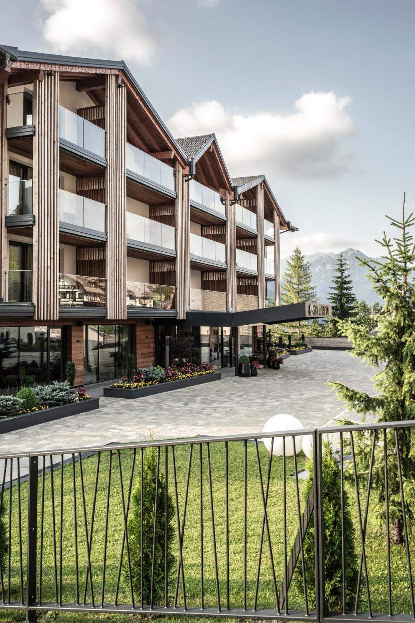 Ciampedie Luxury Alpine Spa Hotel Vigo di Fassa Exterior foto