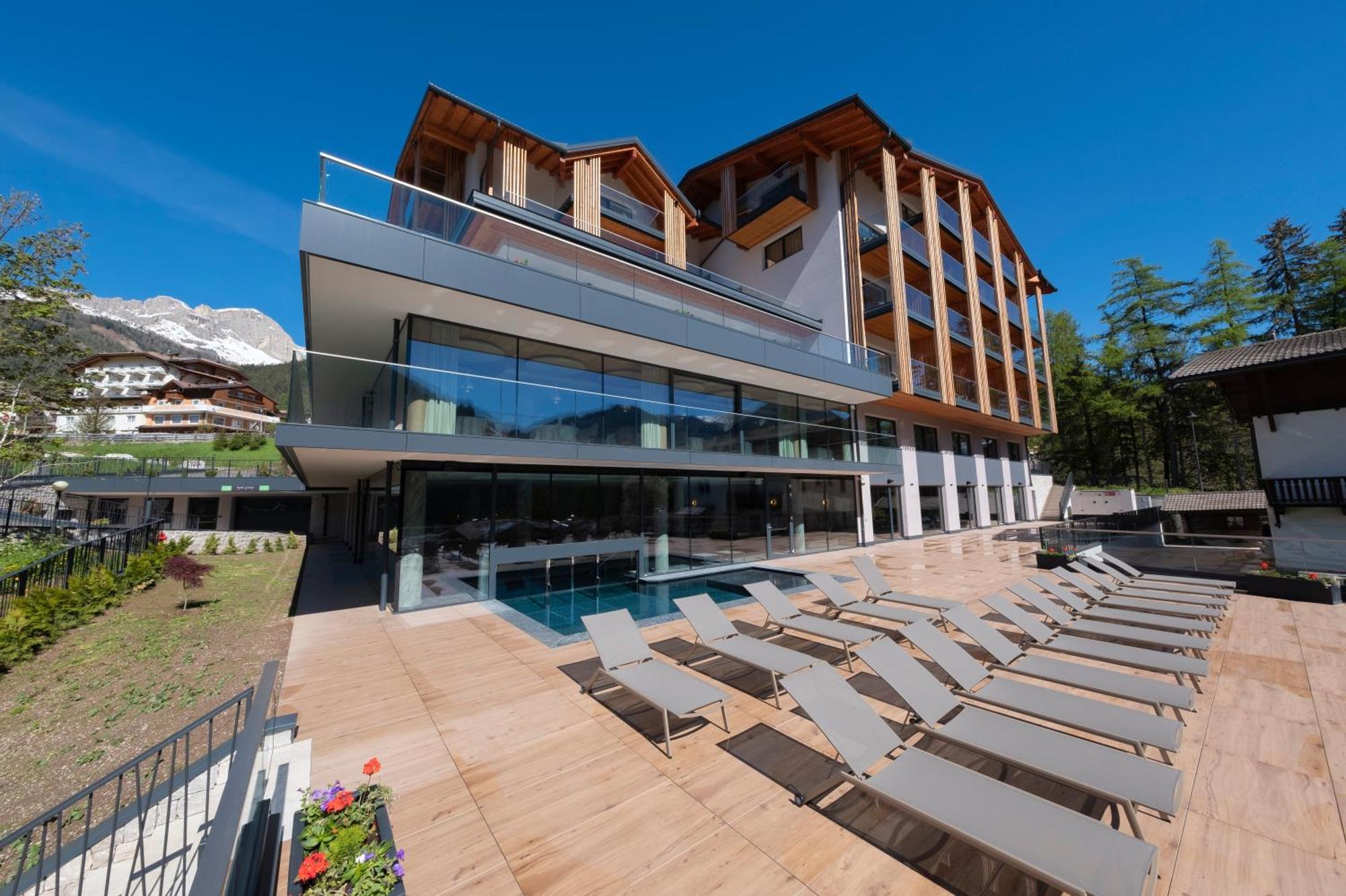 Ciampedie Luxury Alpine Spa Hotel Vigo di Fassa Exterior foto